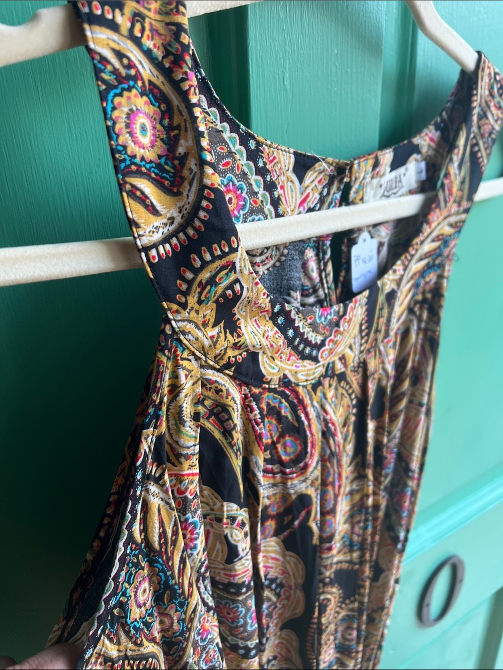 Julia Sleeveless Paisley Maxi Dress in Black pink and Gold 👗 size Large
